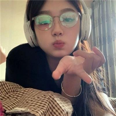 小圆26岁,在做实习医生!